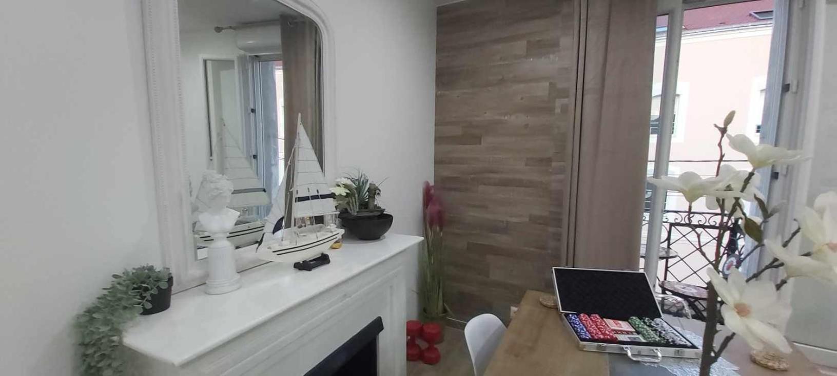 Les Suite Appartement A Chalon Sur Saone Стая снимка